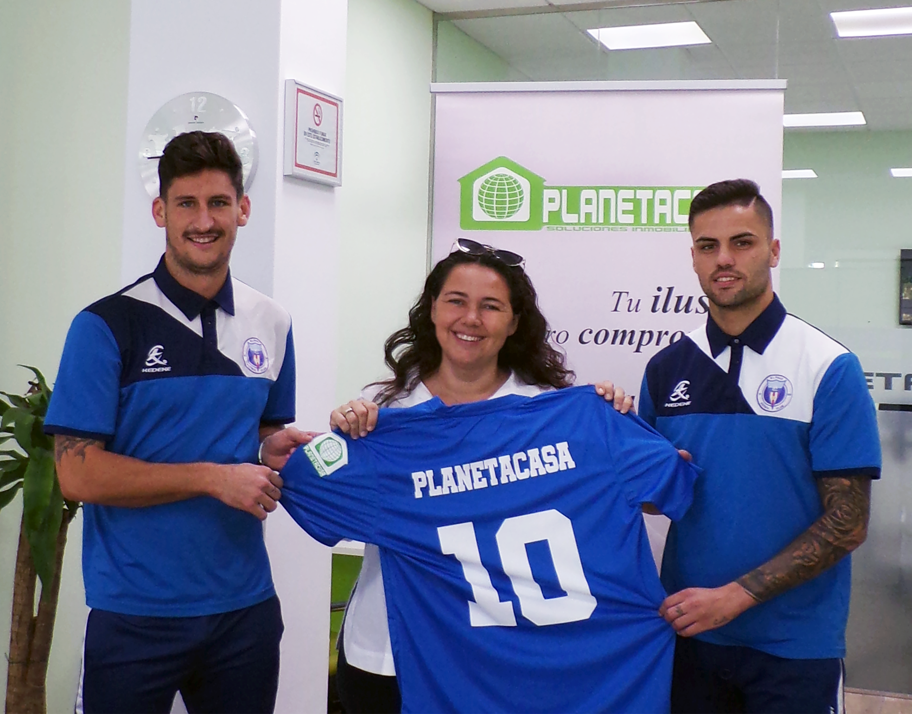 Presentacion Club Futbol el Palo patrocinado por Planetacasa Octubre 2019 periodico