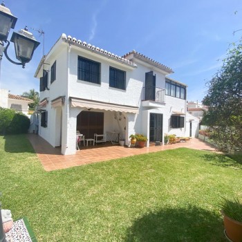 EXCLUSIVO CHALET EN PUERTO MARINA, D991A