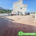 CASA DE 4 DORM, 3 ABAÑOS Y PATIO DE 200M Y GARAJE (22)