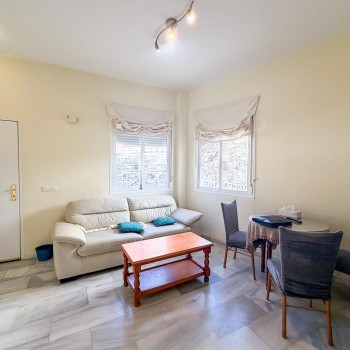 Casa en venta en la zona de Villafuerte, El Palo. P350Vf