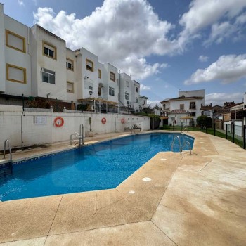Adosado con garaje y piscina comunitaria en Cártama - CM349A